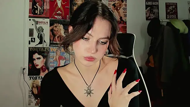 Niky  Jess online show from December 1, 2025, 5:07 pm