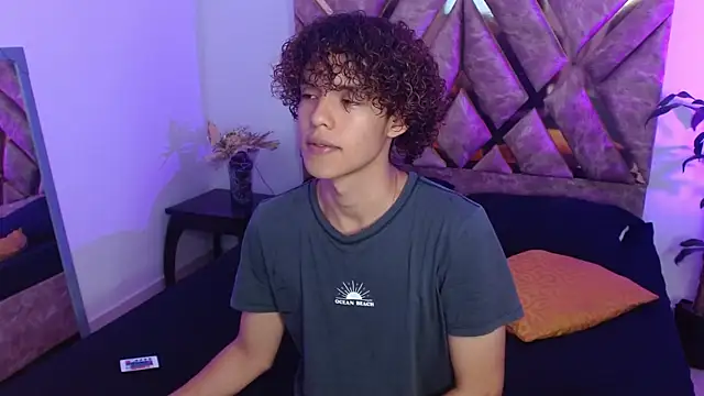 Snapshot of nickolas_moon chatting on February 1, 2025, 2:34 pm nickolas moon online show from February 1, 2025, 2:34 pm