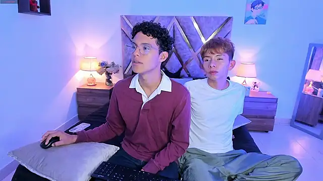 Snapshot of nickolas_moon chatting on November 7, 2025, 1:27 am nickolas moon online show from November 7, 2025, 1:27 am