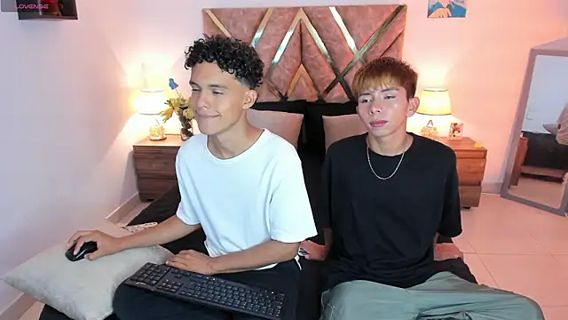 Snapshot of nickolas_moon chatting on November 14, 2025, 6:50 pm nickolas moon online show from November 14, 2025, 6:50 pm