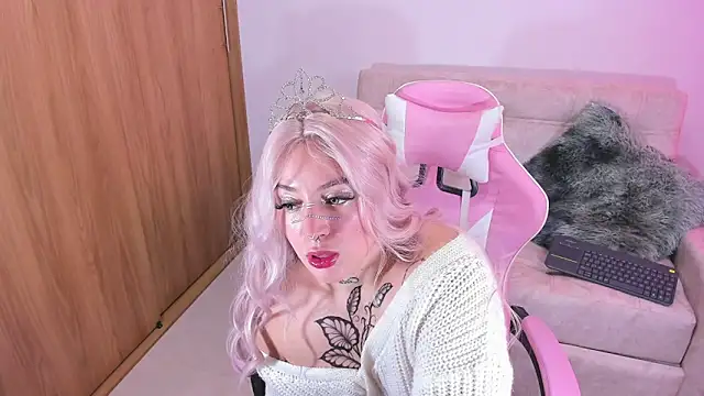 Snapshot of annika_taylor chatting on December 22, 2024, 8:25 pm annika taylor online show from December 22, 2024, 8:25 pm