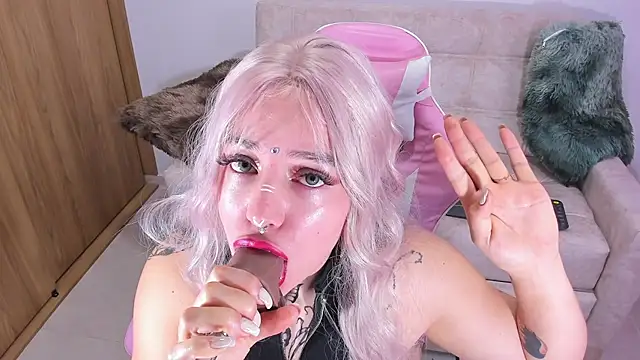 Snapshot of annika_taylor chatting on December 24, 2024, 3:16 am annika taylor online show from December 24, 2024, 3:16 am