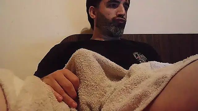 ozzypsico13 online show from November 22, 2025, 4:33 am