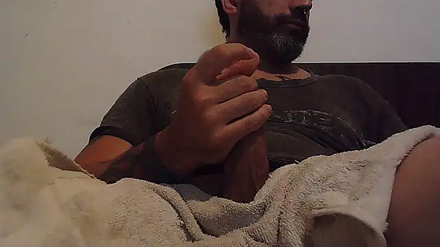 ozzypsico13 online show from March 7, 2026, 4:42 am