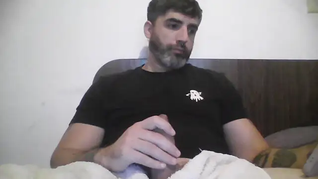 ozzypsico13 online show from May 6, 2026, 1:57 am