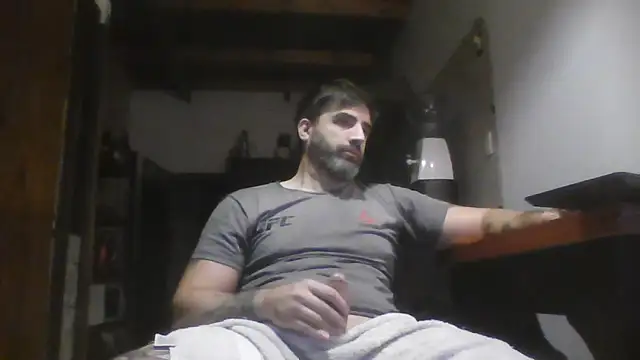 ozzypsico13 online show from May 25, 2026, 1:33 am