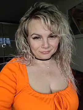 candy queeen online show from February 28, 2026, 1:23 pm