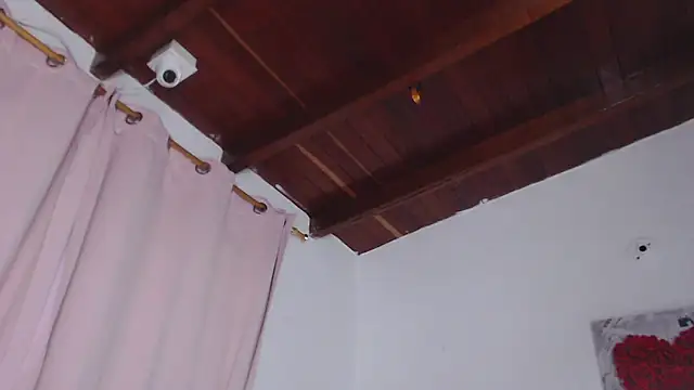 Amara Red online show from October 15, 2025, 11:10 am