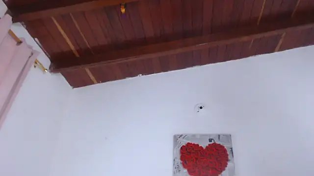 Amara Red online show from November 12, 2025, 11:32 am