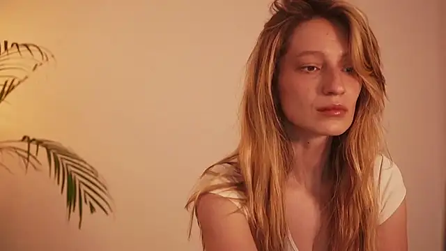 Snapshot of Stephany_talks chatting on March 17, 2026, 2:05 am Stephany talks online show from March 17, 2026, 2:05 am