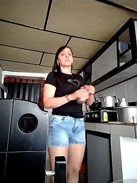 natalie cowens online show from October 7, 2025, 9:01 pm