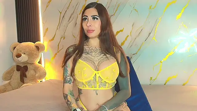 EmiliMontero online show from July 7, 2026, 1:52 am