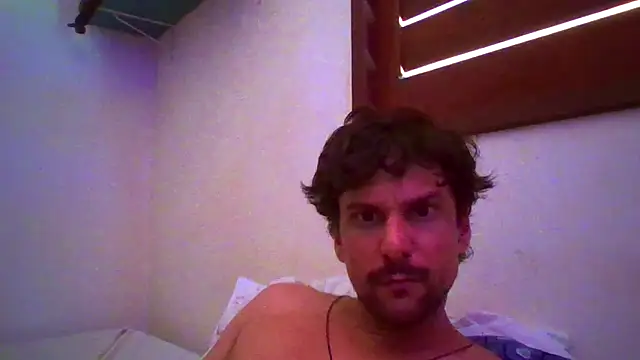 Snapshot of couplemilk chatting on February 4, 2026, 2:12 pm couplemilk online show from February 4, 2026, 2:12 pm