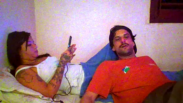 Snapshot of couplemilk chatting on April 21, 2026, 2:04 am couplemilk online show from April 21, 2026, 2:04 am