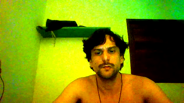 Snapshot of couplemilk chatting on May 18, 2026, 4:18 am couplemilk online show from May 18, 2026, 4:18 am