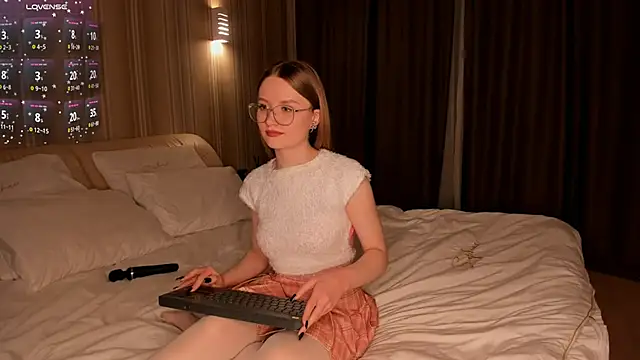 IsabellaTorrance online show from January 24, 2025, 4:17 pm