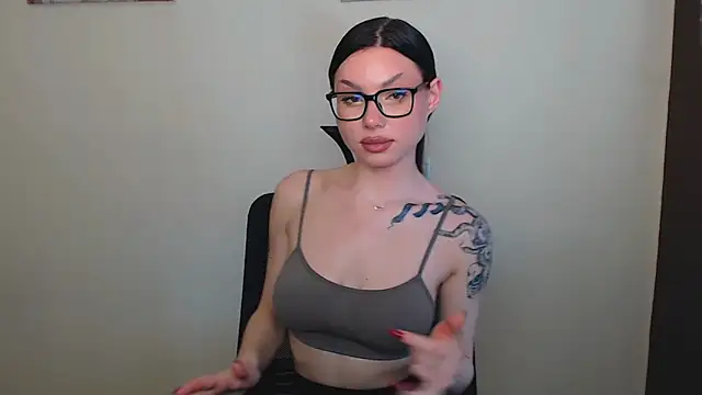 Cutesweetheart online show from March 10, 2025, 11:32 am