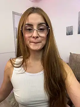 MiaaLoren online show from February 27, 2026, 7:25 pm