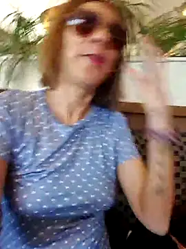 Lunababymylove online show from March 8, 2025, 5:22 pm