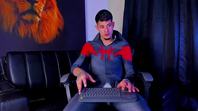 kyle smithxx online show from October 29, 2025, 8:43 pm