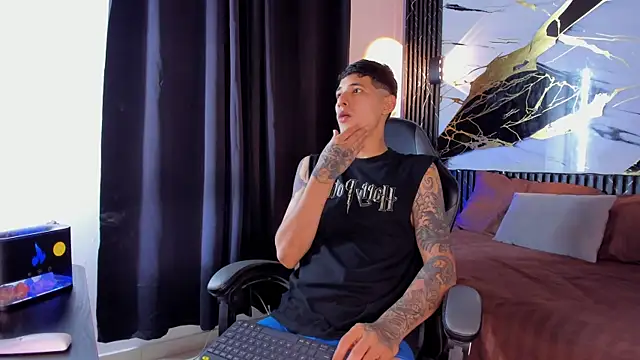 kyle smithxx online show from December 23, 2025, 8:23 am