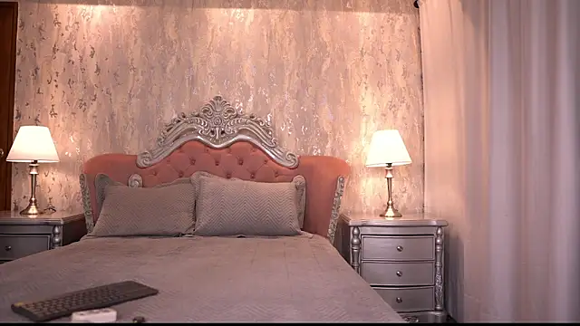 Snapshot of AngelineConnor chatting on September 17, 2025, 10:11 pm AngelineConnor online show from September 17, 2025, 10:11 pm