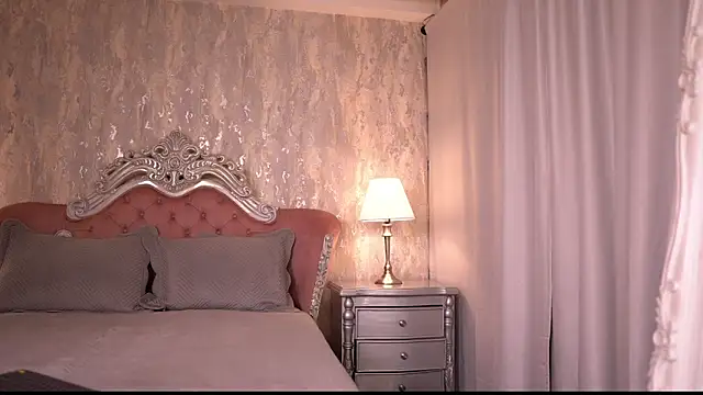 Snapshot of AngelineConnor chatting on October 3, 2025, 11:13 pm AngelineConnor online show from October 3, 2025, 11:13 pm