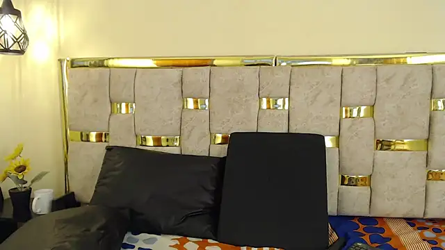 ling ling24 online show from March 11, 2025, 6:43 am