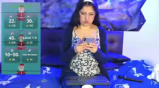 Snapshot of dakota_guirl chatting on December 18, 2024, 10:08 am dakota guirl online show from December 18, 2024, 10:08 am