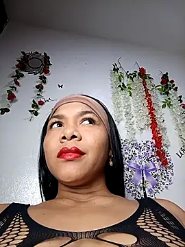 DIORA Latina online show from October 25, 2025, 3:58 am