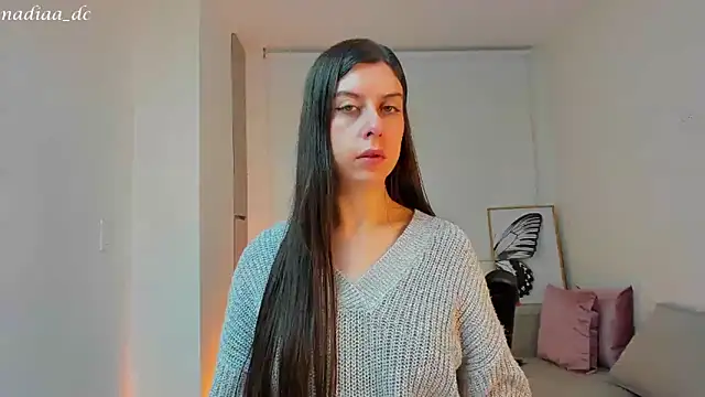 Snapshot of Nadiaa_ chatting on December 17, 2024, 2:01 am Nadiaa online show from December 17, 2024, 2:01 am