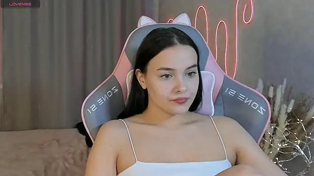 Snapshot of _Sweetie_ chatting on March 21, 2025, 2:40 pm Sweetie online show from March 21, 2025, 2:40 pm