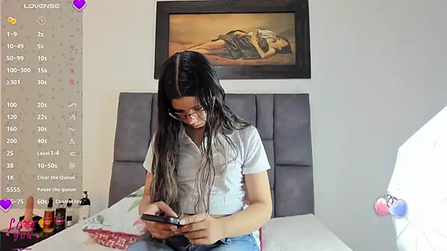 Vahiolet smith online show from March 19, 2026, 3:54 am