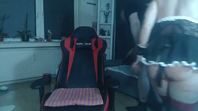 Snapshot of EiskalterEngel74 chatting on December 8, 2024, 1:56 am EiskalterEngel74 online show from December 8, 2024, 1:56 am