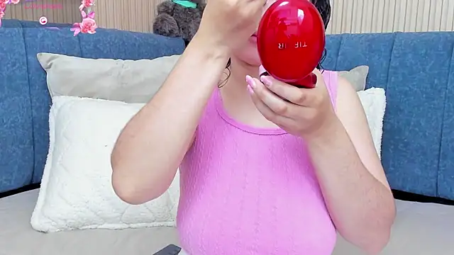 angeline teen online show from November 13, 2025, 12:15 pm