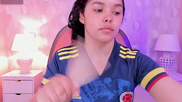 Snapshot of angeline_teen chatting on June 17, 2026, 12:18 pm angeline teen online show from June 17, 2026, 12:18 pm