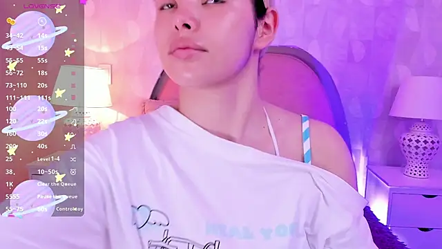 Snapshot of angeline_teen chatting on July 15, 2026, 12:32 pm angeline teen online show from July 15, 2026, 12:32 pm
