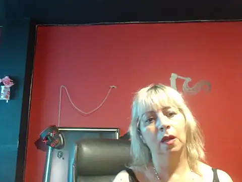 KLOE PIELL online show from March 2, 2026, 7:54 pm