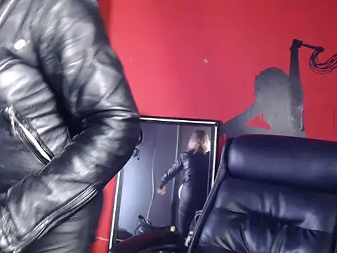 KLOE PIELL online show from April 17, 2026, 2:53 pm