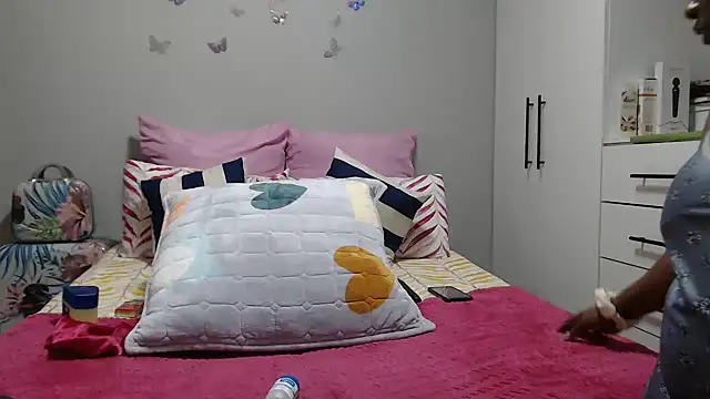 Amberbela online show from May 21, 2026, 6:37 pm