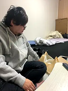 yuuki198912 online show from November 26, 2025, 2:07 pm