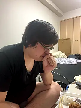 yuuki198912 online show from November 27, 2025, 1:24 pm