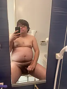 yuuki198912 online show from December 2, 2025, 7:31 pm