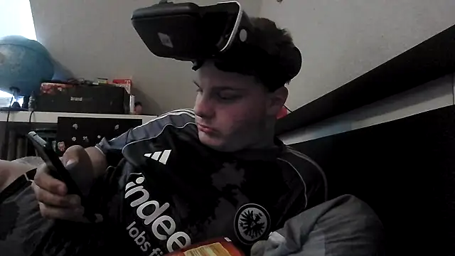 Nicolasjlhkjzl online show from April 30, 2026, 1:50 pm