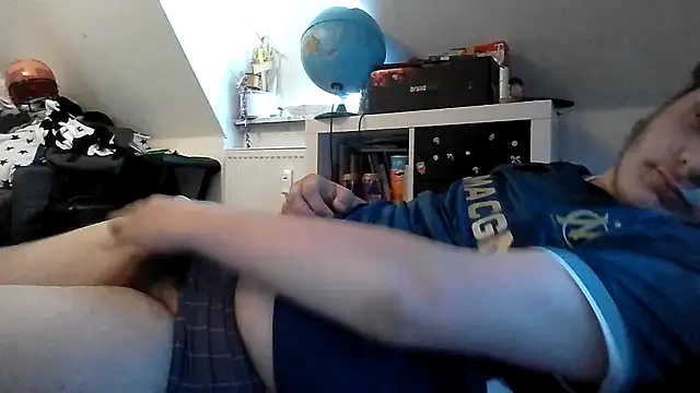 Nicolasjlhkjzl online show from June 23, 2026, 4:16 pm