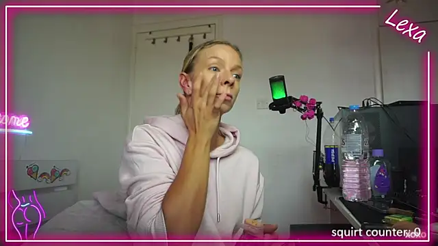 Lexa xoxo online show from November 11, 2025, 7:52 am