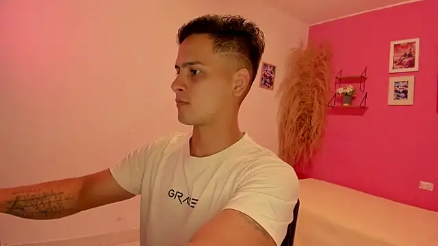 JANER 03 online show from November 2, 2025, 5:59 pm