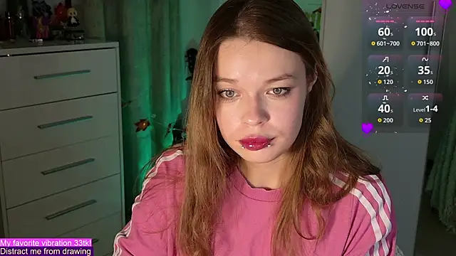 ValBae online show from October 13, 2025, 7:47 pm