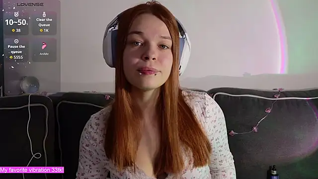 ValBae online show from November 16, 2025, 9:42 pm