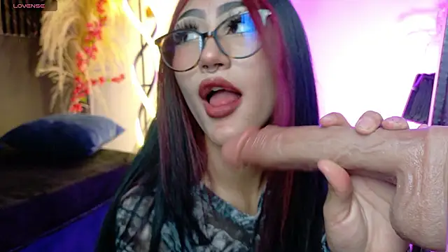 Snapshot of miluv19 chatting on February 10, 2026, 7:29 pm miluv19 online show from February 10, 2026, 7:29 pm